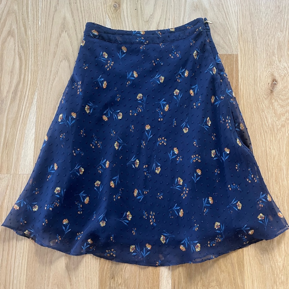 Draper James navy floral a-line skirt.  Size 0. Like new!